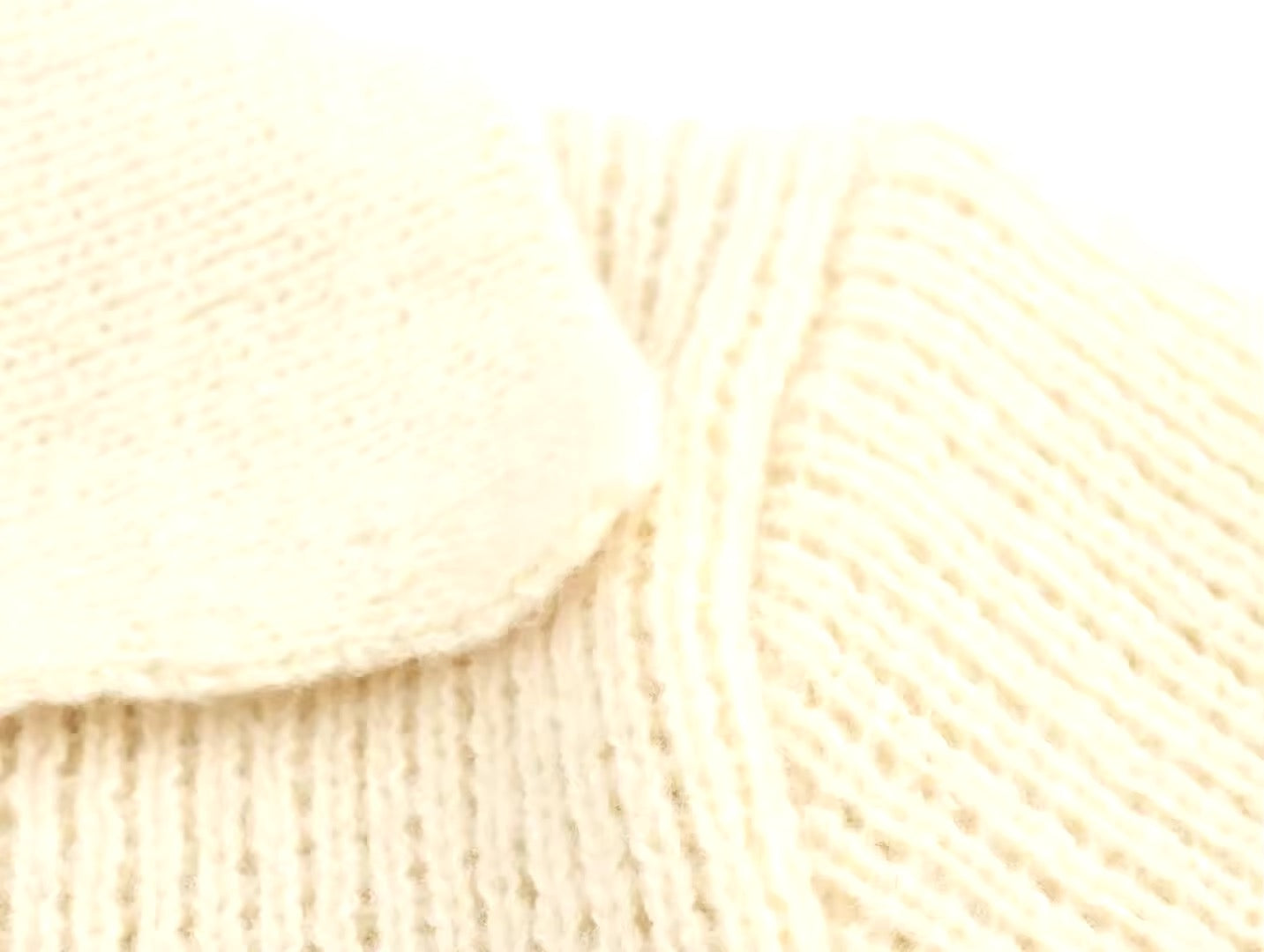 Cardigan elegante incrociato • Donna