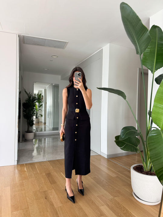 ROBE AVEC CEINTURE DORÉE
