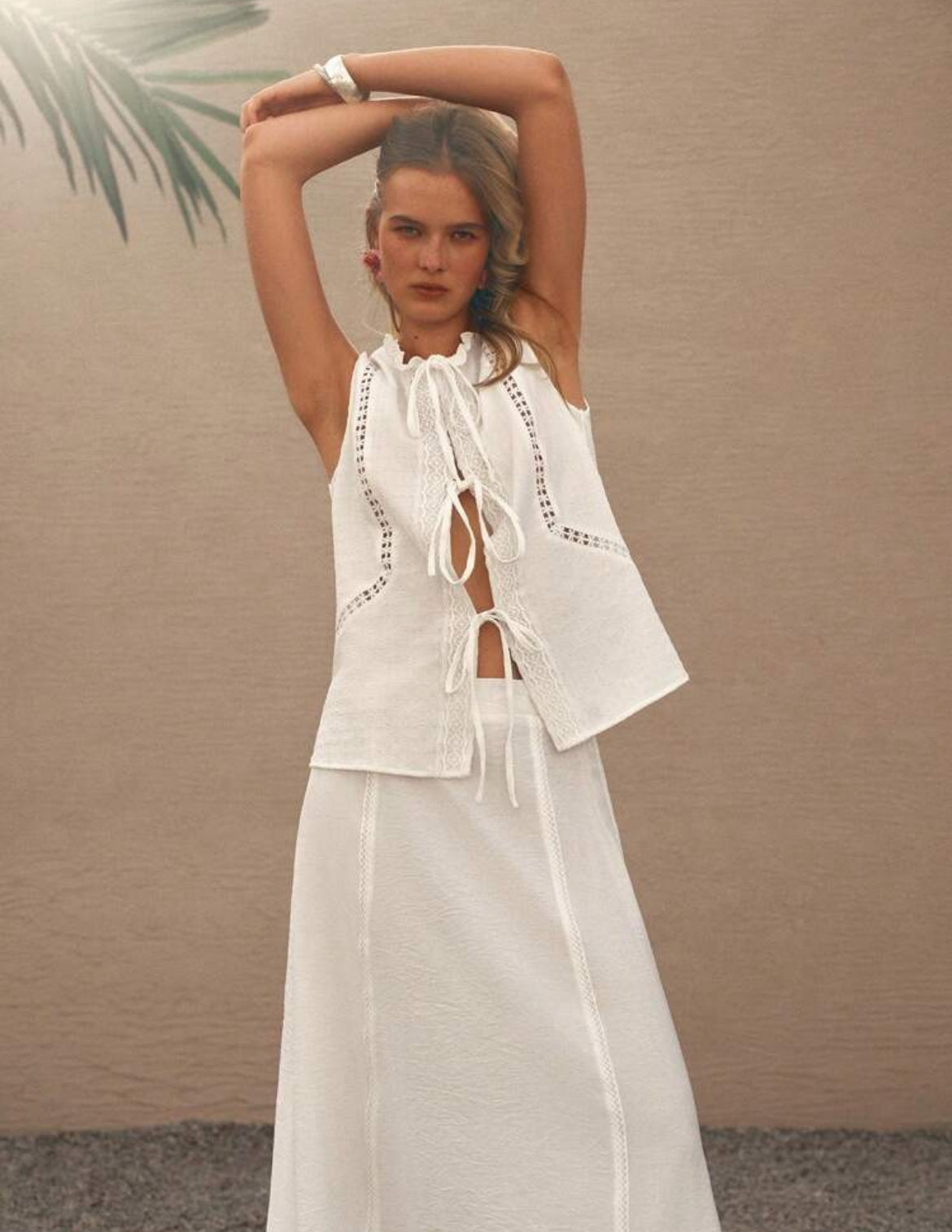 BLOUSE À VOLANTS AVEC NŒUD