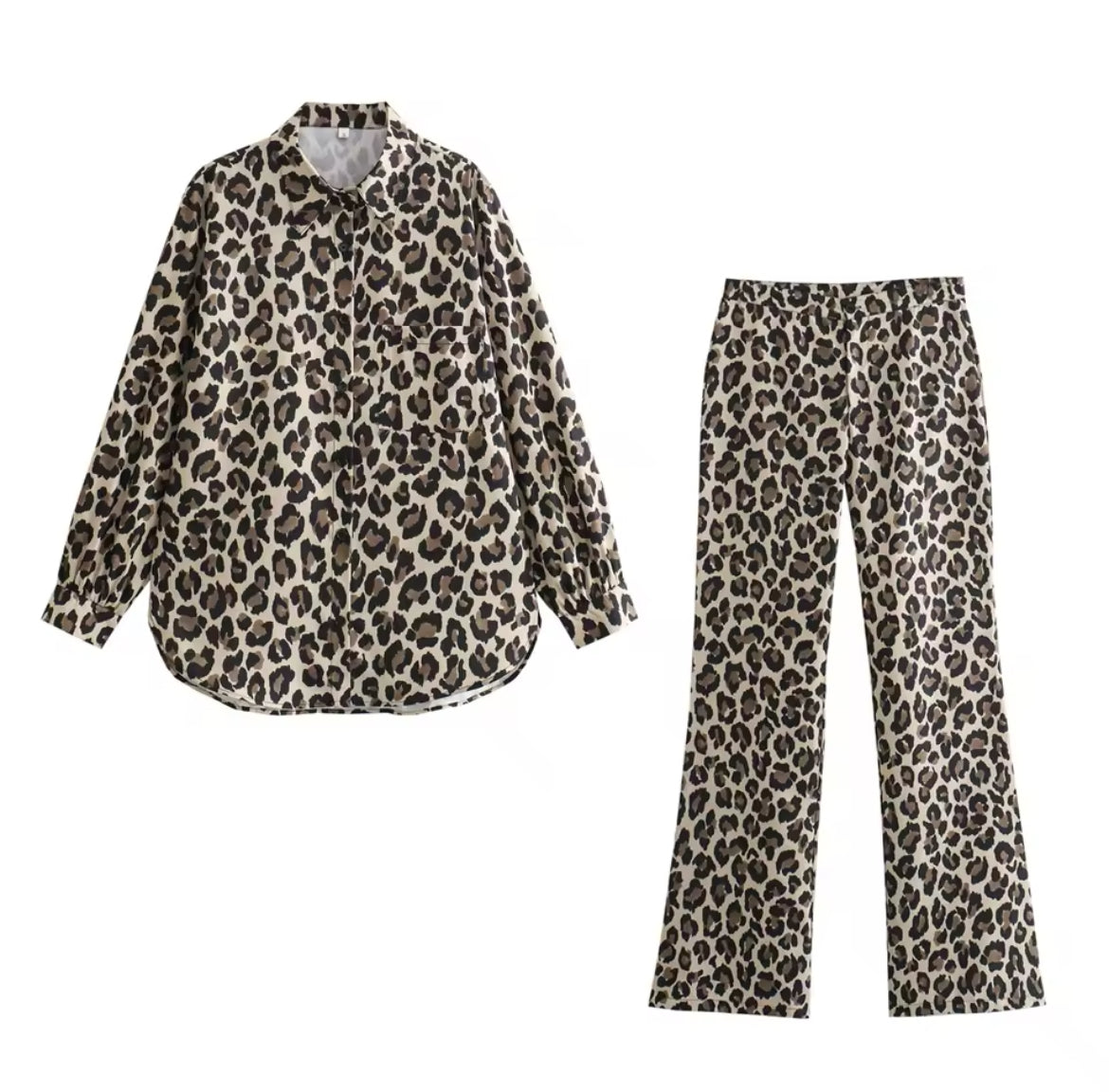 Completo camicia e pantaloni effetto leopardato 