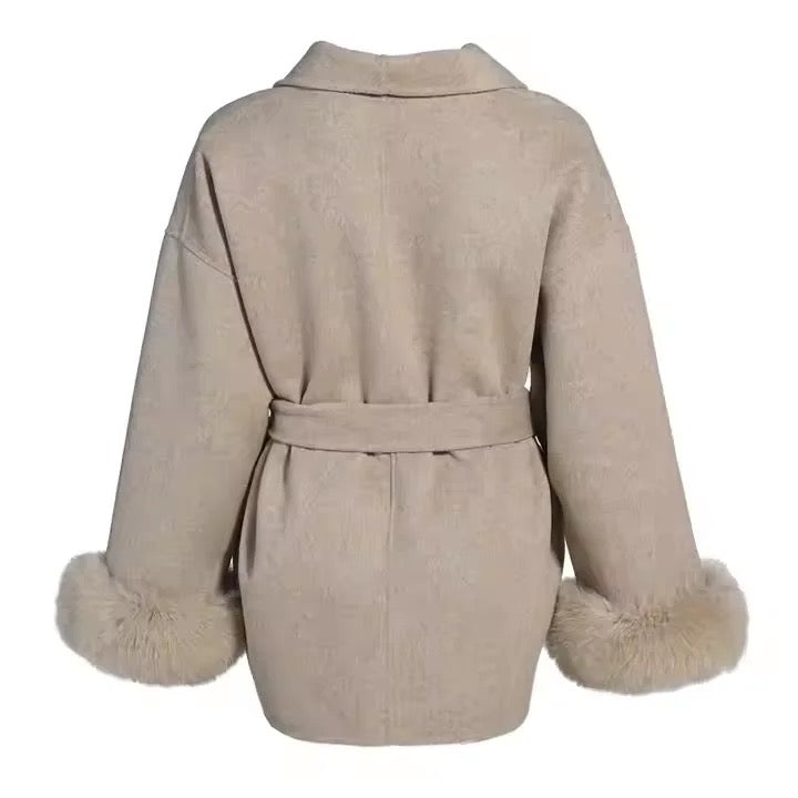 Cappotto tuide con maniche in pelliccia