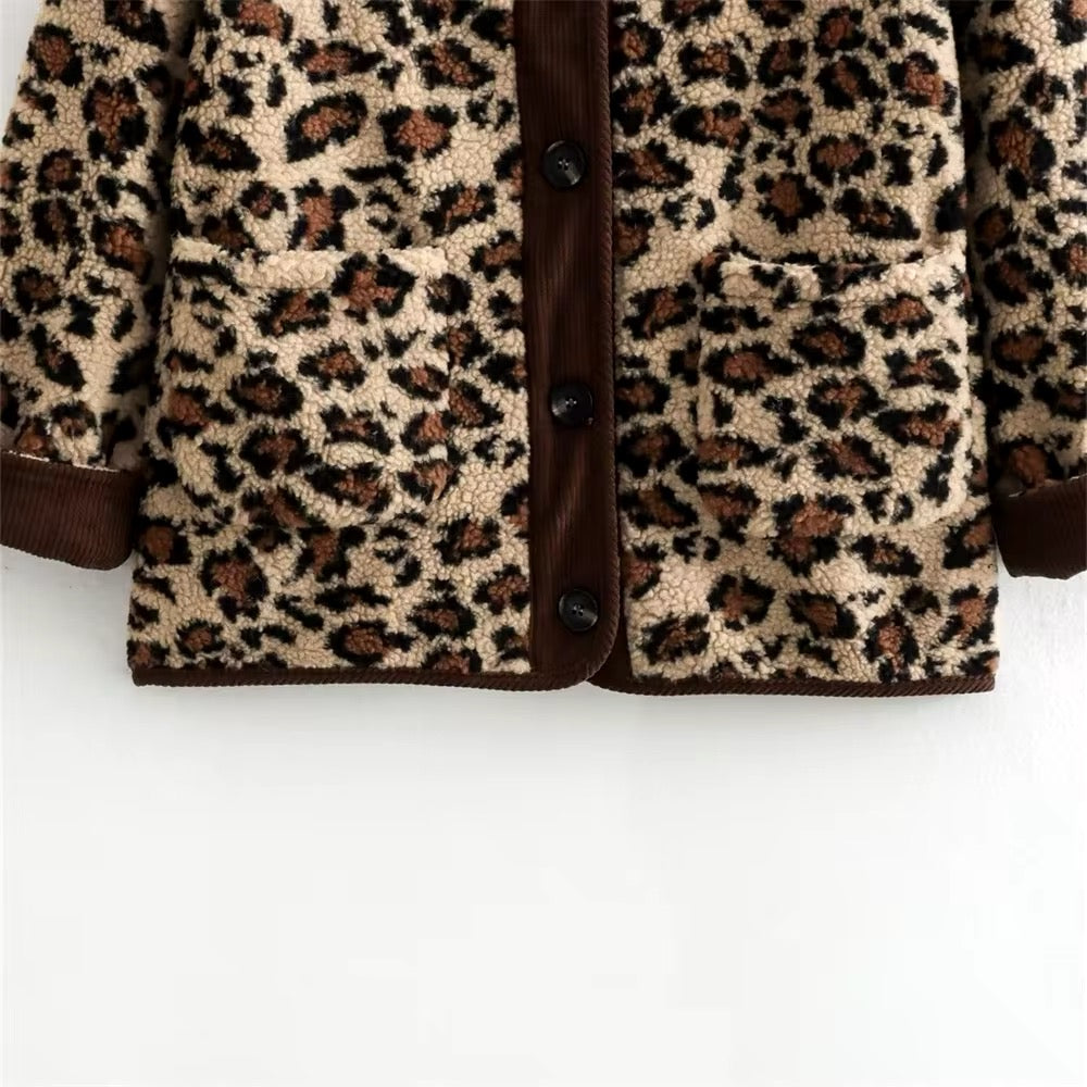 Cappotto in lana con motivo leopardato • Donna