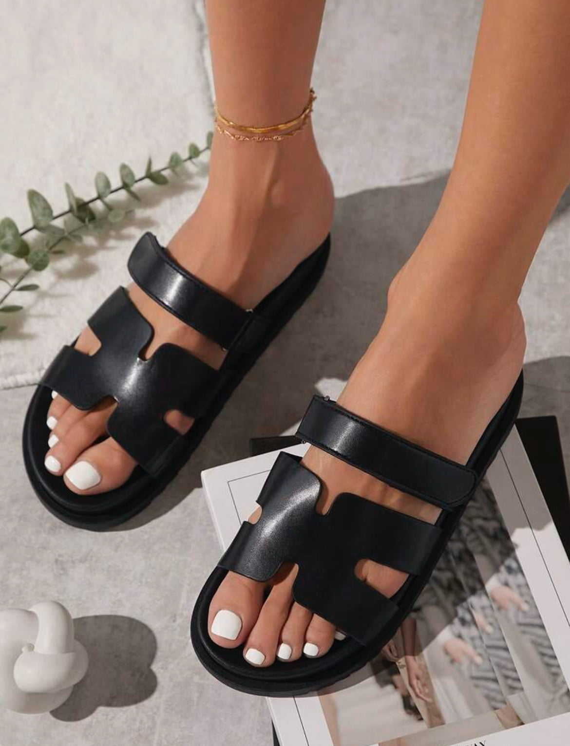 MULES PLATES EN CUIR PU