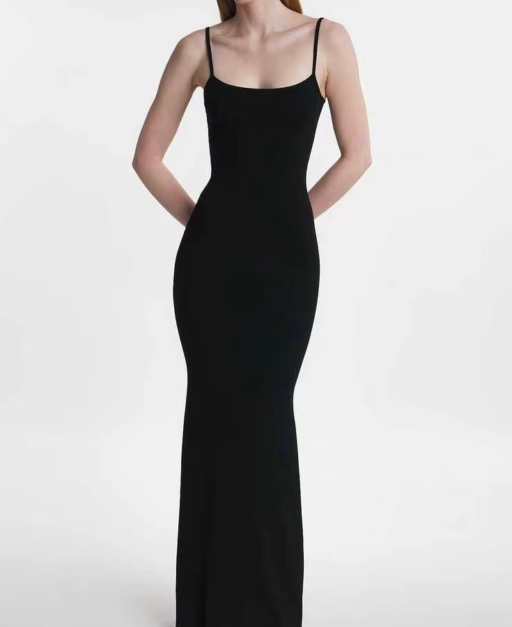 ROBE LONGUE À BRETELLE