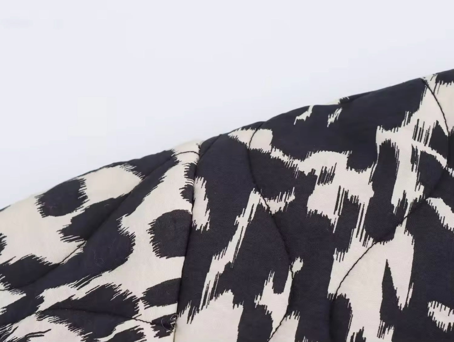 VESTE REMBOURRÉE IMPRIMÉE