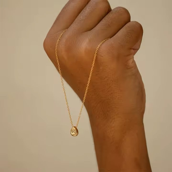 Collana con goccia d'acqua in acciaio inossidabile